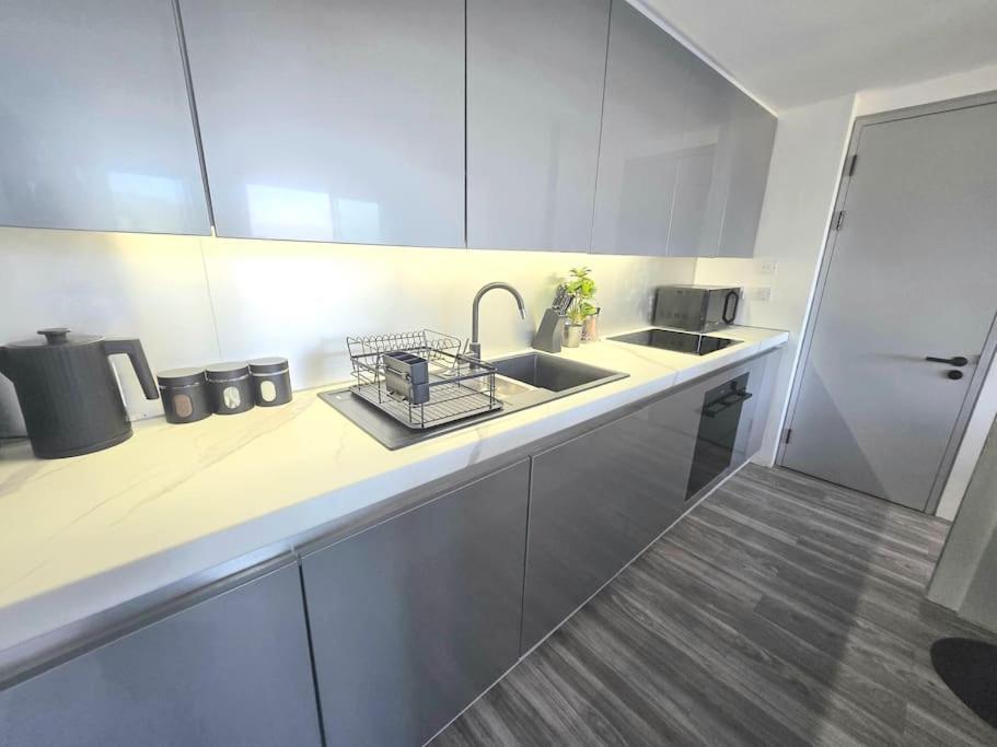 Apartament Modern Duplex Penthouse Panoramic Views & Parking Bradford  Zewnętrze zdjęcie